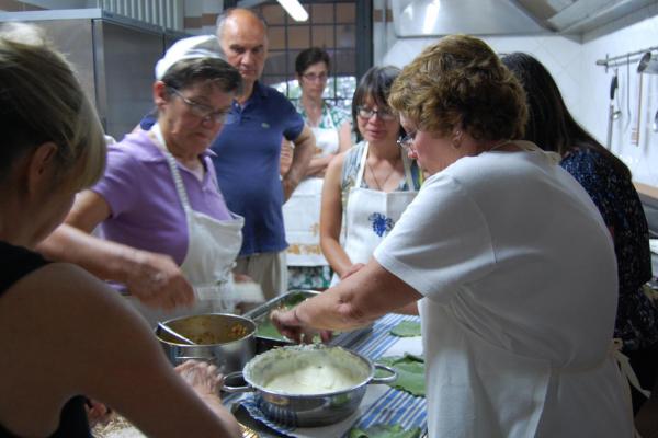 ER-ELENA- 2010-08-21 18.15.14.jpg ER-cooking-elena